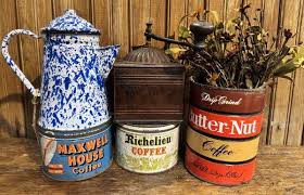 Blessings Primitives, 74 N Main St, Canton, IL 61520, US ...