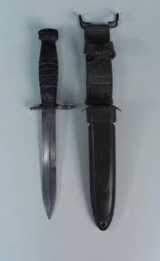 Wwii Us M8a1 Bayonet/fighting Knife And Scabbard