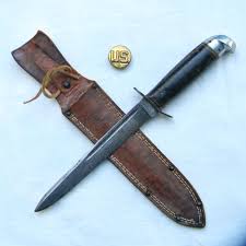WW2 Western L77 Commando fighting knife, orig scabbard; scarce
