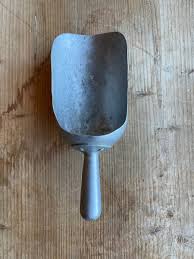 Vintage Shinola #3 Metal Scoop – The Celtic Farm