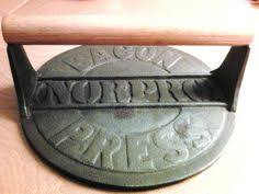 Cast-Iron Bacon Grill /Press – Pryde's Kitchen & Necessities