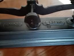 Balance Roberval en fonte noire avec plateau en cuivre ...