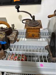 Have a nice antique coffee grinder in excellent condition $25 or best offer | Facebook