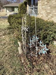 Over 400 Lots of Must-See Treasures Yard Art, Pyrex, Tools, Furniture & More | Atterberry Auction & Realty Co.