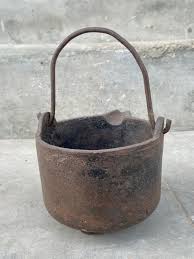 OLD VINTAGE RARE CAULDRON CAST IRON COOKING POT WITH HANDLE ...