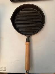 Cast Iron Teapots and Kettles for Sale and Their Value