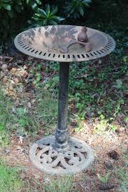 Lot # 291 - Lovely Cast Iron Pedestal Bird Bath 28.5"h ...