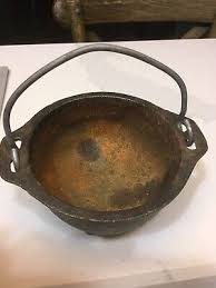 Small Cast Iron Smelting Pot 3 Leg Footed Kettle Cauldron Drum Unmarked Handle | eBay