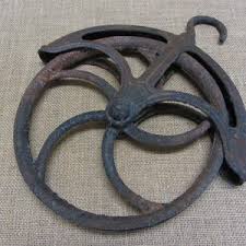 Large Vintage Cast Iron Farm Well Pulley W Swivel Top ...