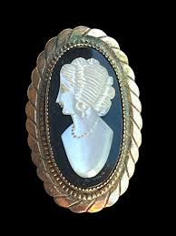 Vintage Catamore Cameo Brooch: Mother of Pearl, Black Onyx, 12K Gold-filled - Etsy