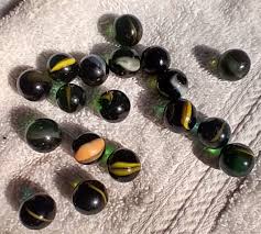 18 Vintage Dark Green And Swirl Glass Marbles Vacor | eBay