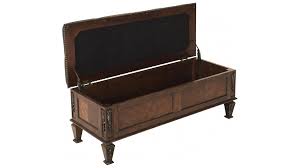 Wilshire Storage Bench | Raymour & Flanigan