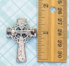 Intricate Cross Vintage Brooch - L26 - Etsy