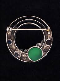 Arts & Crafts Circular Silver Brooch - Nouveau Deco Arts