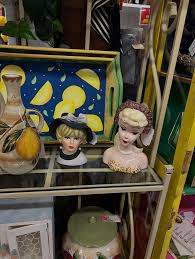 Any lady head vase collectors, they are simply gorgeous ...