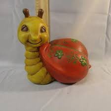Lot 25 - Vintage Ceramic Snail | EstateSales.org