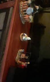 Apartment fall decor ideas with limited space