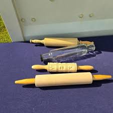Lot 1 of Rolling Pins | EstateSales.org