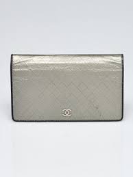 Chanel Silver/Black Quilted Leather L Yen Wallet | Yoogi's Closet