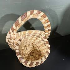 Sensational Sweet Grass Basket Wall Pocket vintage kitchen collectible – thelittleblackbarn