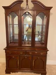 Virginia House Queen Anne Dining Table And China Cabinet for Sale in Belmont, NC - OfferUp