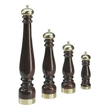 Elite” Salt grinder for an exclusive mise en place ...