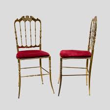 Pair of 1950s red velvet upholstered brass metal chairs by Chiavari For Sale at 1stDibs
