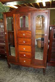 Chiffrobe Center mirrored door – Family Thrift Store