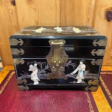 VINTAGE ASIAN BLACK LACQUER AND BRASS JEWELRY BOX WITH ...