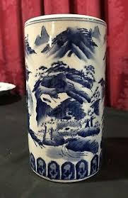 VINTAGE BLUE & WHITE IMARI STYLE DECORATED ORIENTAL PORCELAIN 8" VASE | eBay