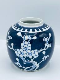 Vintage Chinese Blue & White Porcelain Ginger Jar Vase ...