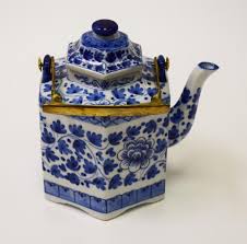 Sold at Auction: Chinese Tea Pot With Brass Handle