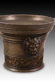 Flemish mortar. Bronze. 17th century. For Sale at 1stDibs