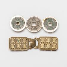 At Auction: Two Bronze Belt Buckles, Qing Dynasty, 19th Century, Two Bronze Belt Buckles, Qing Dynasty, 19th Century, 晚清 铜带扣一组两件
