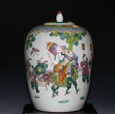 Late 19th C Qing Chinese famille rose Wucai lidded urn jar ...