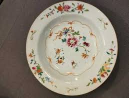 Six Chinese famille rose plates with floral design, Qianlong - Coronari Auctions
