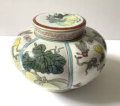 Vintage 20th Century Beautiful Chinese Ginger Jar With Lid ...