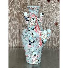 Vintage Asian Chinese Export Vase For Sale at 1stDibs