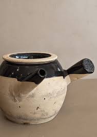 Vintage Chinese Medicine Pot – Levity Interiors