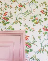 Brunschwig & Fils - Locklin Plantation wallpaper and this delightful pink door are a dynamic duo! http://bit.ly/2uzEERd | Facebook