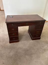 Free desk in great shape available in Munising