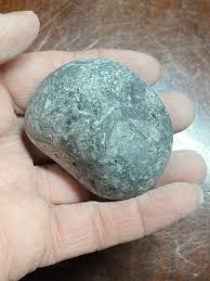 FLUORESCENT SODALITE ROCK FROM LAKE ONTARIO IN NEW YORK ...