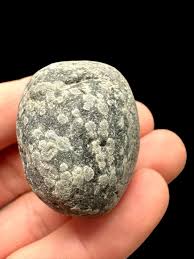 Javan flake obsidian 35g – Java, Indonesia - PeltramMinerals