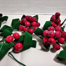 Group of vintage Christmas holly berry trim - Lil Dusty ...