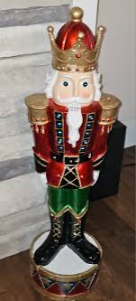 Finding deals on tall nutcrackers for Christmas decoration