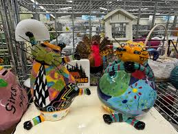 Goodwill finds : r/ThriftStoreCats