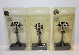 Vintage Christmas Village Street Lamps 3 Wreaths Battery ...