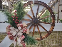 Christmas Wagon Wheel Wreath, Wagon Wheel Wreath, Farmhouse ...