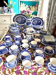 Vintage Victoria Fenton Blue Willow Teacup and Saucer Set - Etsy