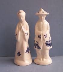 CHURCHILL BLUE WILLOW MAN & WOMAN SALT & PEPPER SHAKER | eBay